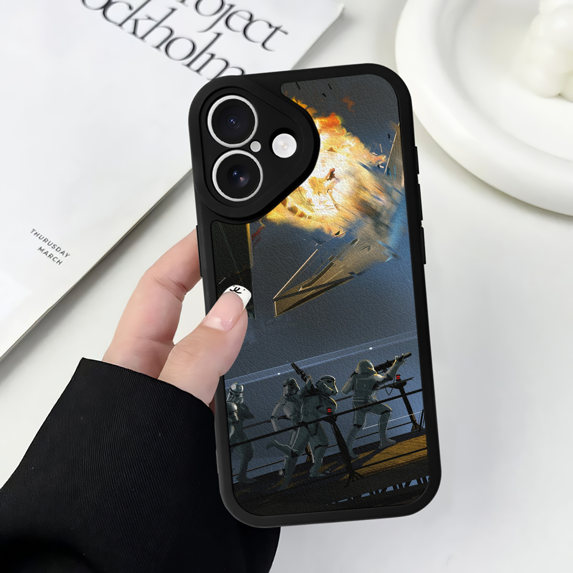 （画像用） スター・ウォーズ Star Wars 【iPhone 16シリーズ対応】シリコンスマホケース（レザー調） 材質：シリコン
